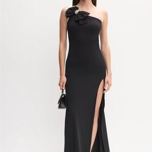 Elegant Black One-Shoulder Dress